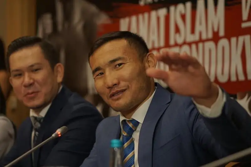 قىتايدا قانات يسلامنىڭ قاتىسۋىمەن بوكس كەشى وتپەك