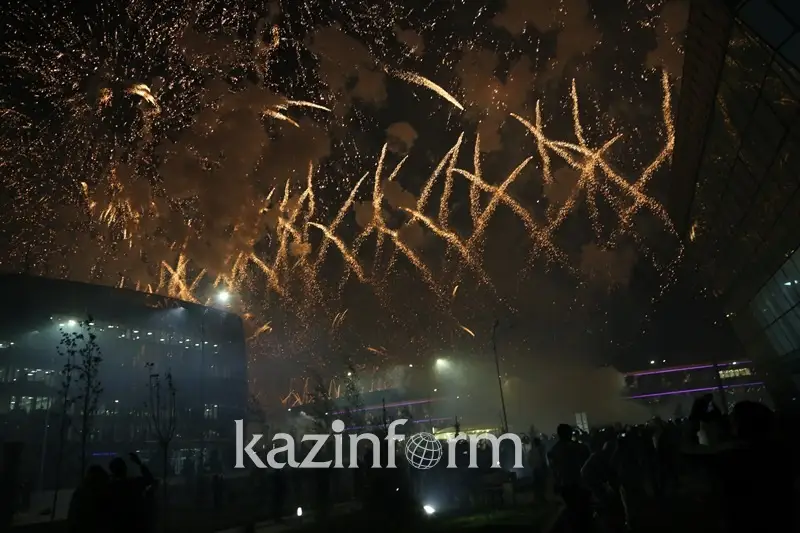 ЭКСПО-ның ашылу салтанаты таңғажайып отшашумен аяқталды