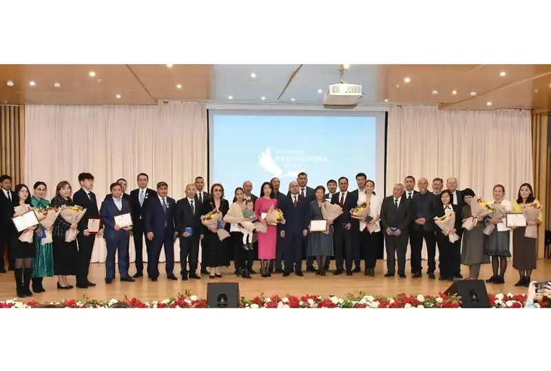 Mádenıet, sport, týrızm jáne arhıv salasy qyzmetkerlerine memlekettik nagradalar tabystaldy