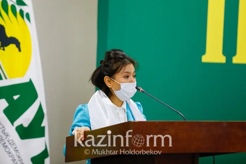 ايگەرىم كۇكەيەۆا: قالاعا كوشىپ كەتكەندەردىڭ ۇشتەن ءبىر بولىگى اۋىلدارىنا قونىس اۋدارۋعا دايىن