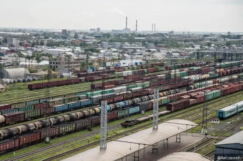 Железнодорожный переезд временно закроют в Нур-Султане