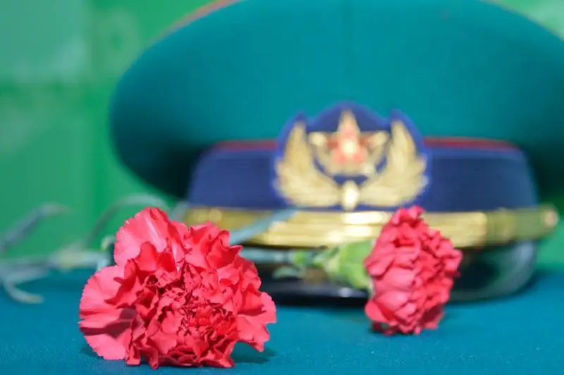 تۇركىستان وبلىسىندا 2012-جىلى ۇشاق اپاتىنان قازا تاپقان شەكاراشىلارعا ەسكەرتكىش تاقتا قويىلدى