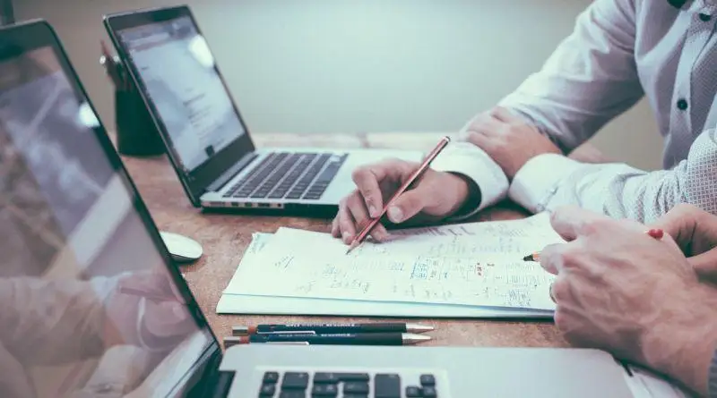 Спрос на высококвалифицированных специалистов вырос на электронной бирже труда