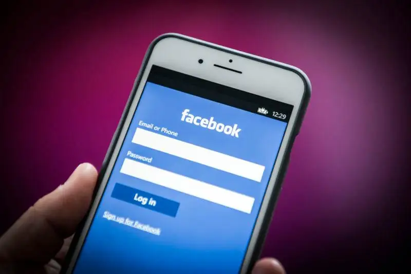 Facebook جالعان اككاۋنتتارمەن كۇرەستىڭ جاڭا ادىستەرىن ازىرلەۋدە - مارك سۋكەربەرگ