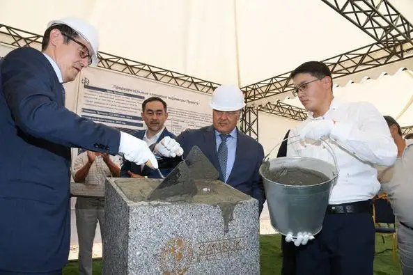Túrkistan oblysynda TMD-da teńdesi joq bý-gaz qondyrǵysynyń irgetasy qalandy