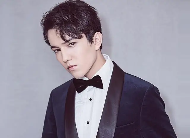 ديماش قۇدايبەرگەن ازيانىڭ ەڭ سىمباتتى تانىمال جىگىتى اتاندى