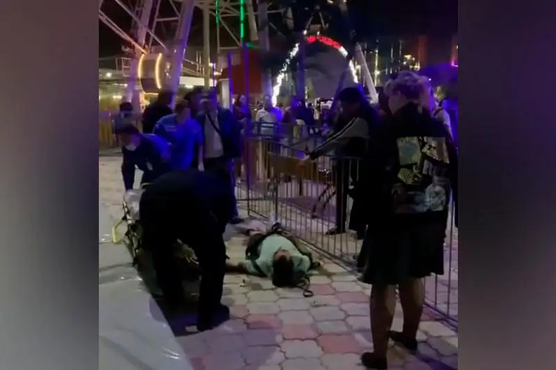 Мужчина сорвался с аттракциона в Шымкенте