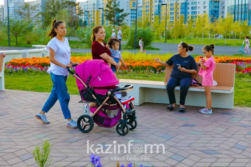 За 8 месяцев казахстанцев стало больше почти на 164 тысячи человек