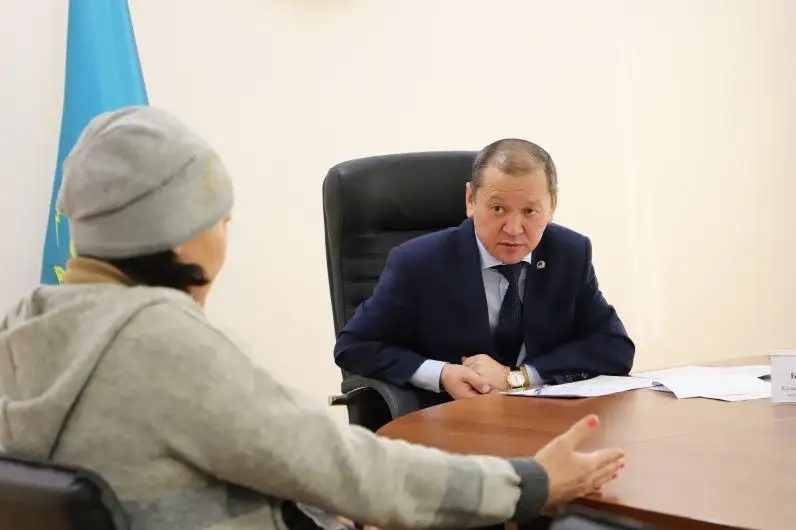 ەڭبەك جانە حالىقتى الەۋمەتتىك قورعاۋ ءمينيسترى ازاماتتاردى جەكە قابىلدادى