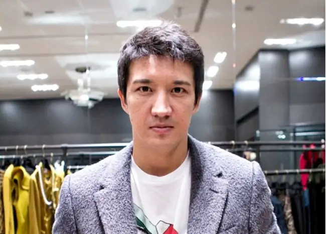 قازاقستاندىق تانىمال ءانشى «AIR ASTANA» سەرۆيسىنە سىن ايتتى