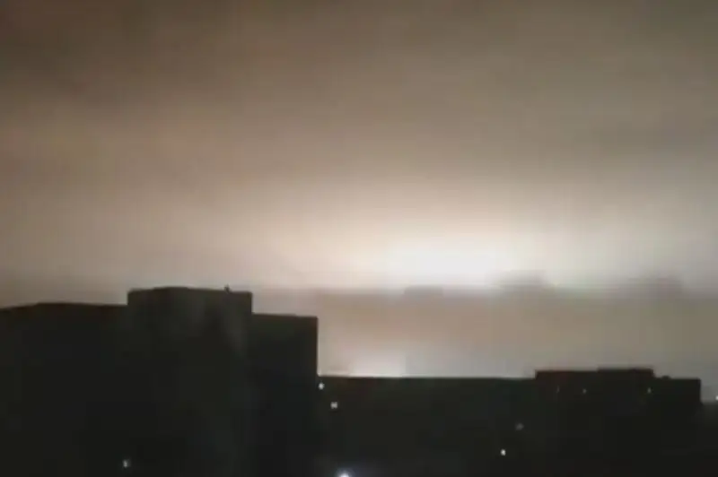 سەمەيدە اسپانداعى جارقىل تۇرعىنداردىڭ ۇرەيىن ۇشىردى