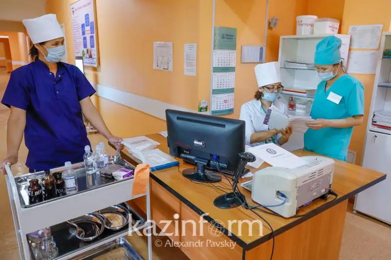 پرەزيدەنت دارىگەرلەردىڭ جالاقىسىن كوتەرۋدى تاپسىردى