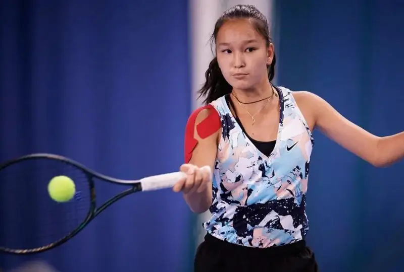 Казахстанка Жанель Рустемова вышла в финал квалификации юниорского Уимблдона