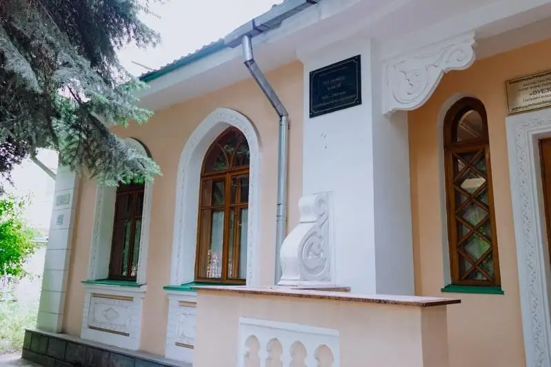 الماتىداعى اۋەزوۆ مۋزەيى 25 جىلدان كەيىن جوندەۋدەن ءوتىپ جاتىر