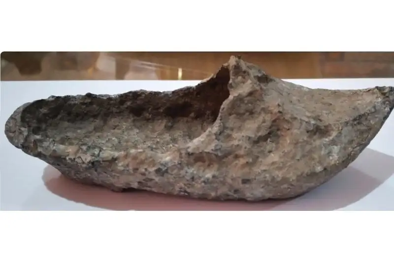 قاراعاندى وبلىسىنداعى مۇراجايدا تاستان جاسالعان اياق كيىم ساقتالعان