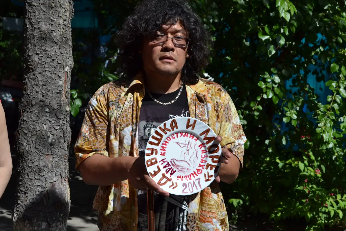 Сал ауруына шалдыққан бойжеткен киноға түспек