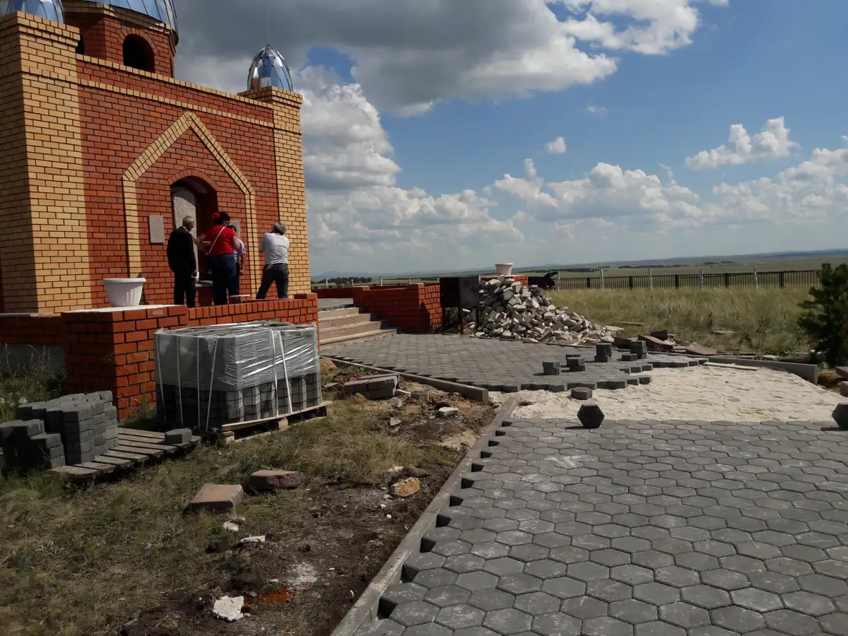 Ақмолалық өз ақшасына Уəли хан мазарын абаттандырып жатыр