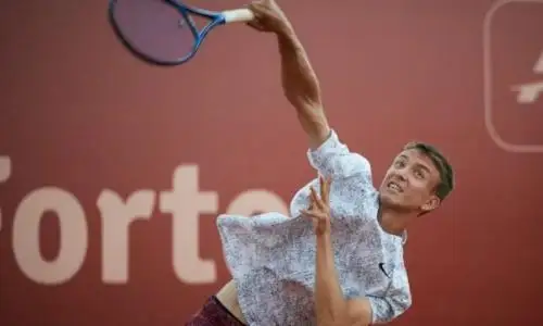 Казахстанец за час проиграл матч второго круга на теннисном турнире в Вильнюсе