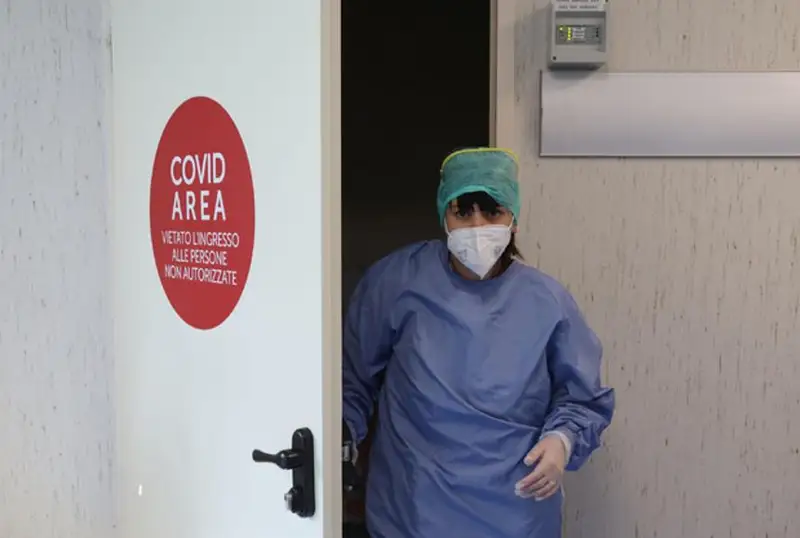 Более 142 тыс. случаев заражения КВИ за сутки зафиксировано в Италии