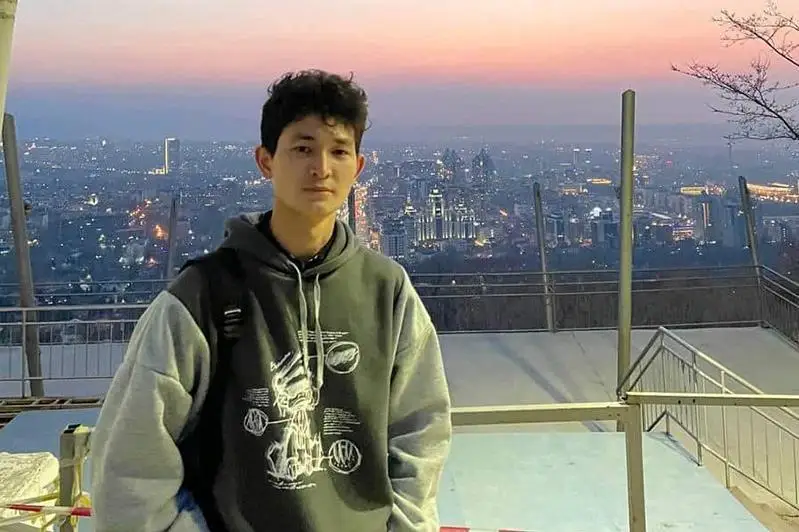 پرەزيدەنت سۋبۇرقاقتا ادامداردى قۇتقارعان ستۋدەنتى قۇرمەت گراموتاسىمەن ماراپاتتادى