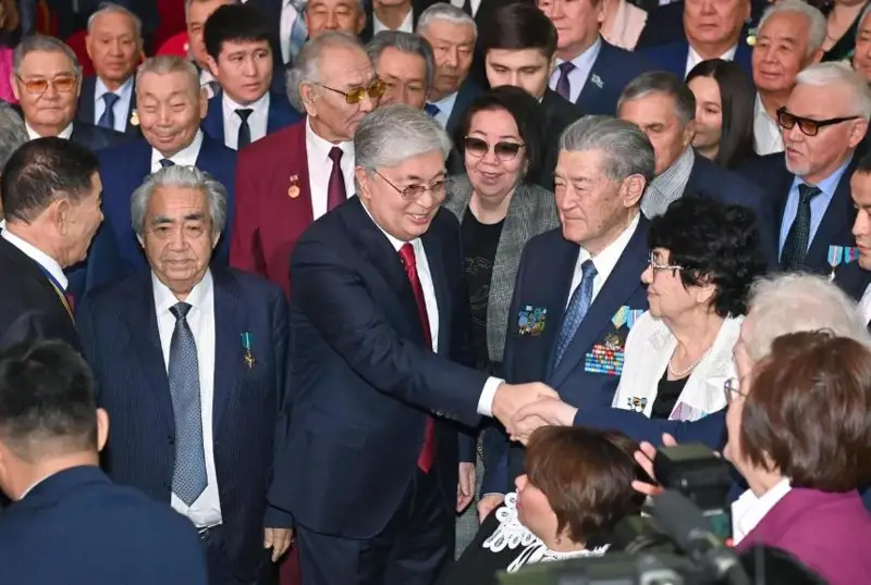 Модернизация электроснабжения, строительство нефтехранилища, спасение Урала - итоги поездки Президента в Атыраускую область