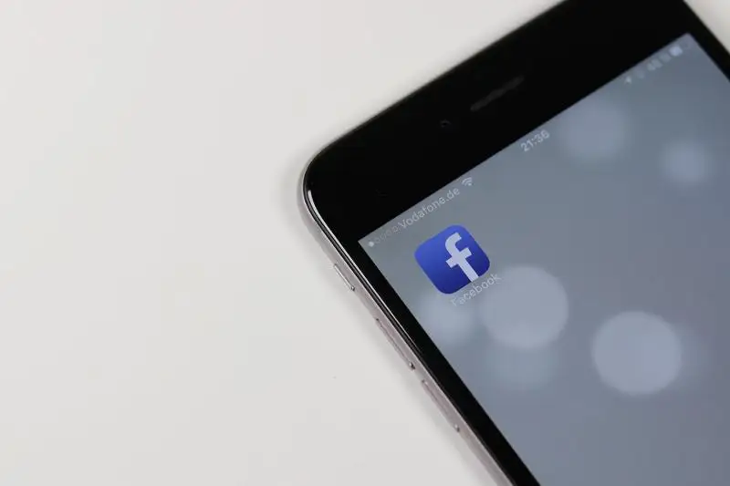 Facebook مەديتسينالىق ماسكانى جارنامالاۋعا تىيىم سالدى