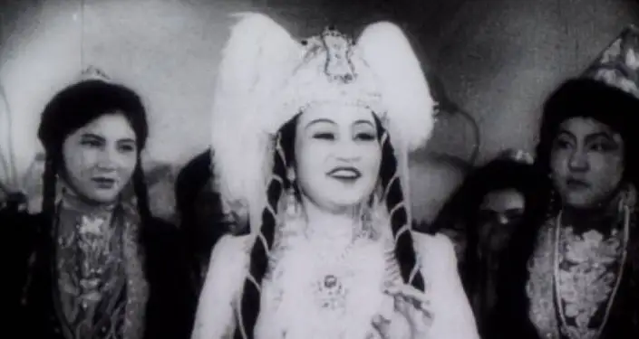 ونەر باعىنىڭ بۇلبۇلى - كۇلاش بايسەيىتوۆا