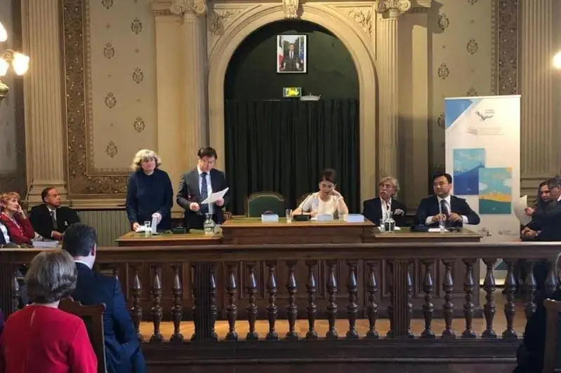 پاريجدە فرانسۋز تىلىندە قازاق ادەبيەتىنىڭ انتولوگياسى تانىستىرىلدى