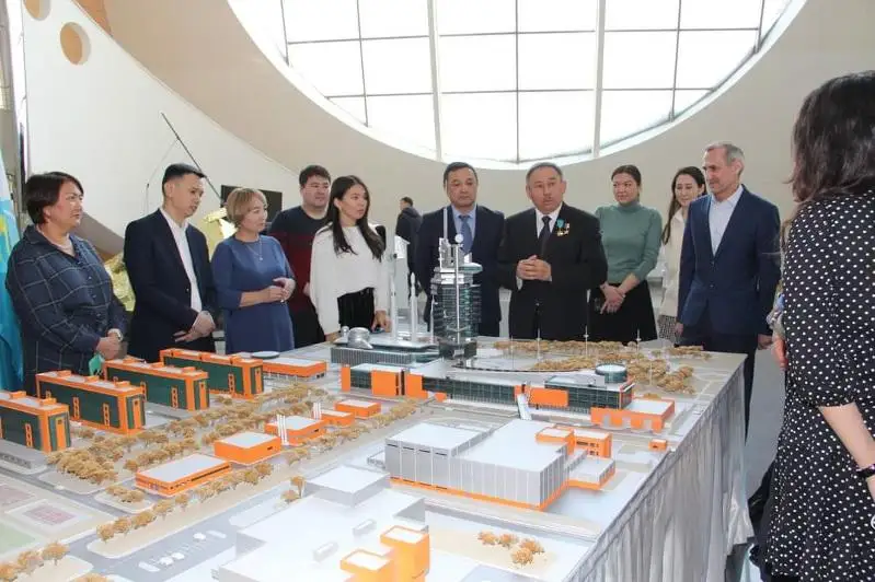 Сенатор  Мусабаев встретился со специалистами космической сферы