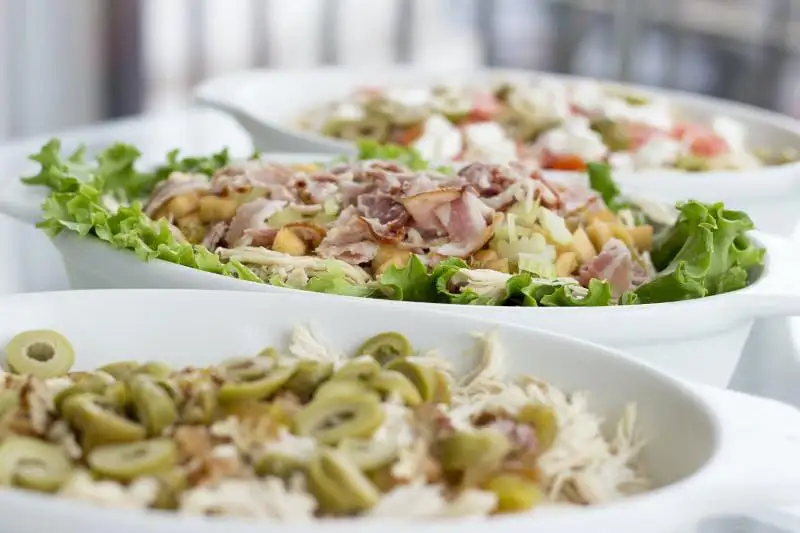 Какие продукты чаще всего вызывают пищевые отравления, рассказали санврачи СКО