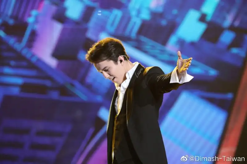 ديماش دجەكي چاننىڭ ۇيىندە قوناق بولدى