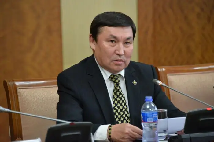 اعايىندار ەكى ايىرىلىپ جاتقاندا وڭاي بولعان جوق - باكەي اعىپار ۇلى، موڭعوليا پارلامەنتىنىڭ دەپۋتاتى