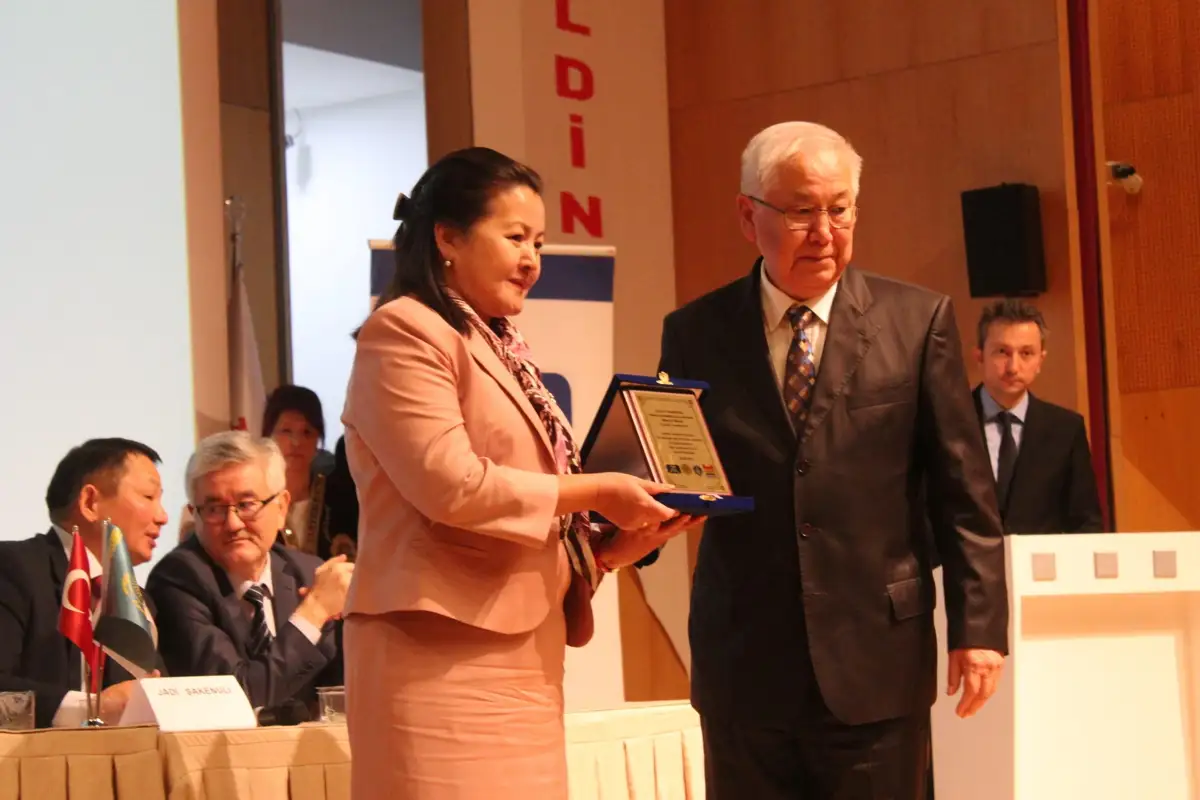 Түркияда Халифа Алтайды еске алу кеші өтті