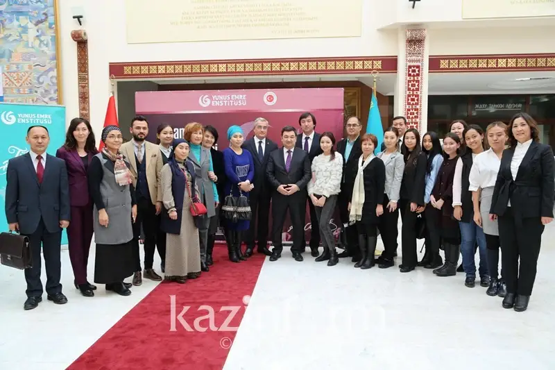 Астанада Түркияның тұңғыш президенті Ататүрікке арналған фотокөрме ашылды