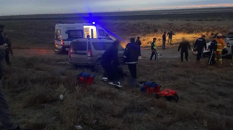 Пассажир авто погиб при ДТП на трассе в Атырауской области