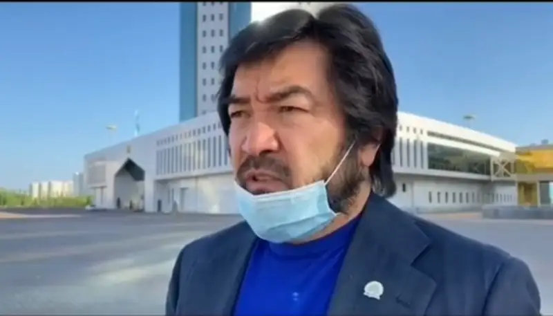 بەكبولات تىلەۋحان: ولسەك ولەرمىز، مەن دايىنمىن - ۆيدەو