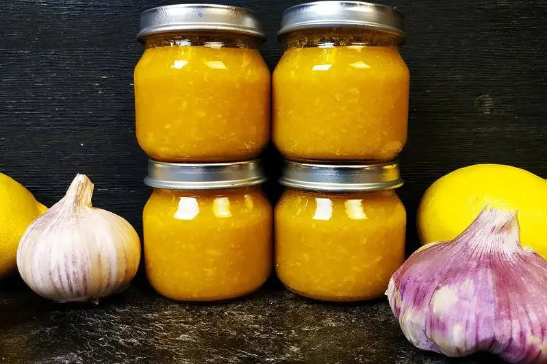 Фейк: Активированный уголь, чеснок и куркума выводят вакцину из организма