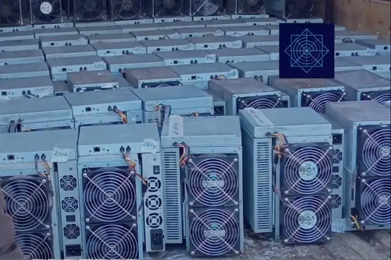 Незаконное майнинговое оборудование нашли в ТРЦ Нур-Султана