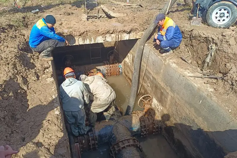 Сотни домов остались без холодной воды в Караганде