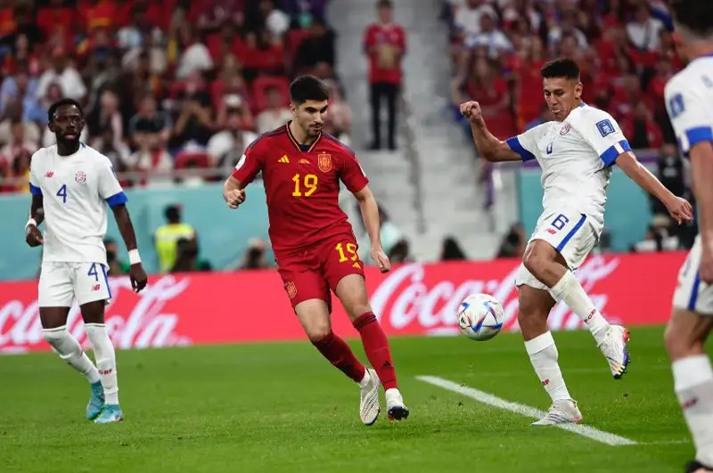Ispanııa - Kosta-Rıka 7:0:  Bul esep álem chempıonatynda besinshi márte tirkeldi