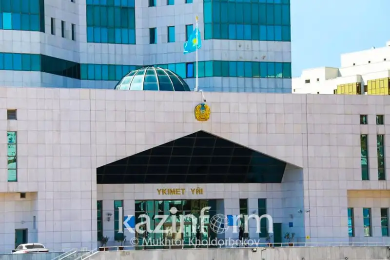 Úkimet memleket qaryzyn basqarýǵa qatysty birqatar shara qabyldaýda