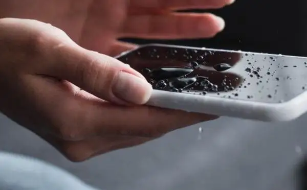 سمارتفون سۋعا ءتۇسىپ كەتسە نە ىستەۋ كەرەك