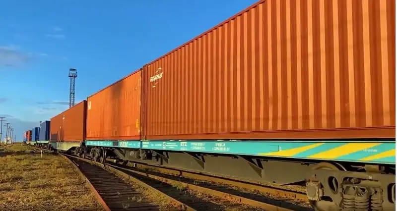Казахстан запустил контейнерные поезда в страны ОТГ по 7 направлениям