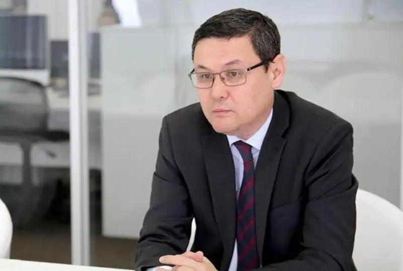 Акимы получили реальную возможность улучшить жизнь людей на местах – Еркин Тукумов