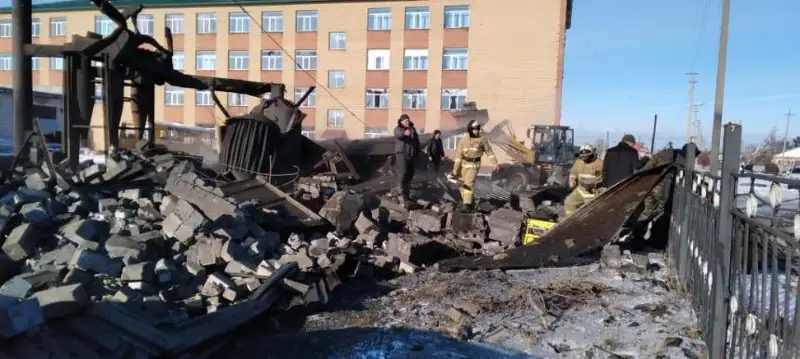 Последствия взрыва котла котельной школы устраняют в Акмолинской области