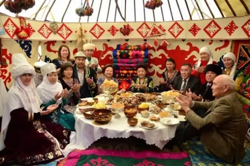 تۋىسقانىمەن قارىم- قاتىناسىن تۇزەگەن ادام كەنەلەتىن 5 جاقسىلىق