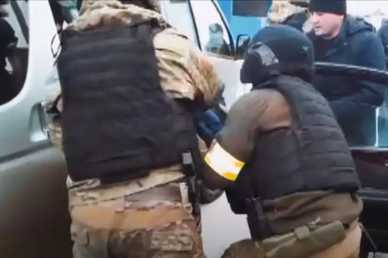 ۇ ق ك الماتى بازارلارىن «باقىلاۋدا» ۇستاعان قىلمىستىق توپ مۇشەلەرىن ۇستاۋ ساتىنەن ۆيدەو جاريالادى