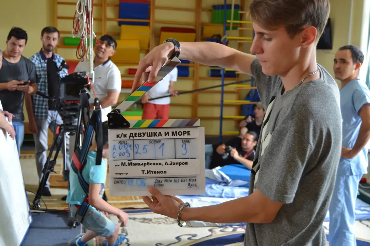 Сал ауруына шалдыққан бойжеткен киноға түспек