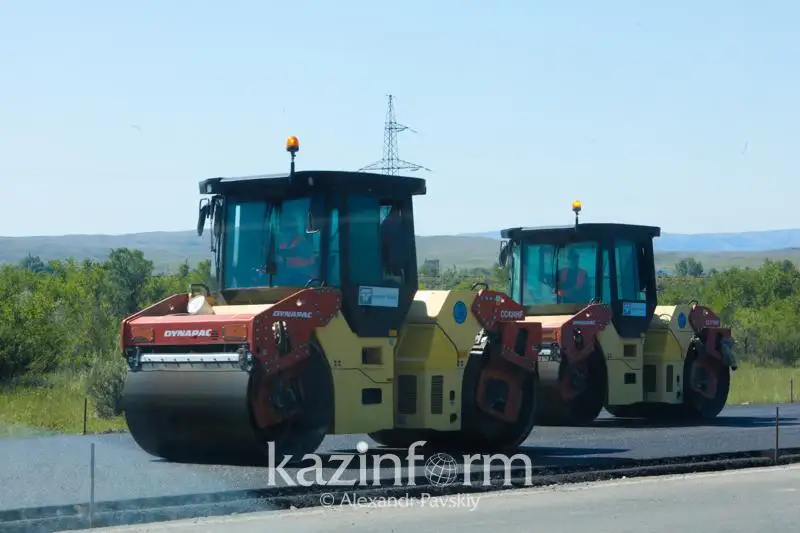 Aqtóbede 750 shaqyrymnan astam jol jóndeledi