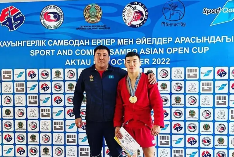Armııa sportshylary sambodan halyqaralyq týrnırdiń jeńimpazy atandy